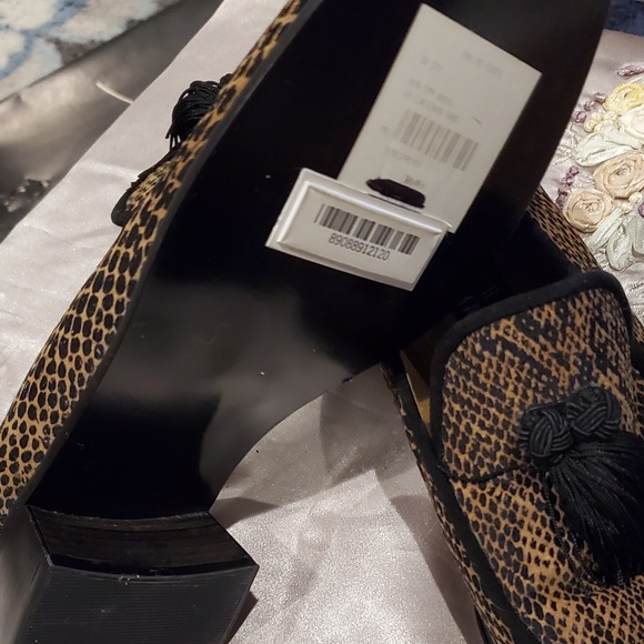 NWT Stuart Weitzman animal print loafer 8M black and gold. - Picture 7 of 10